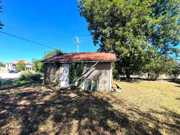 525 Washburn ST, Taylor, TX 76574