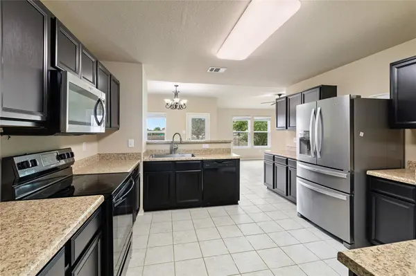 1517 Birmingham DR, Seguin, TX 78155