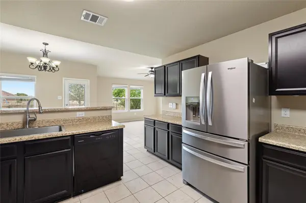 1517 Birmingham DR, Seguin, TX 78155