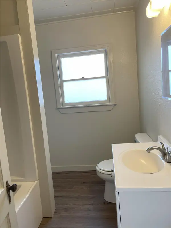 1521 N Hamilton ST, Gonzales, TX 78629