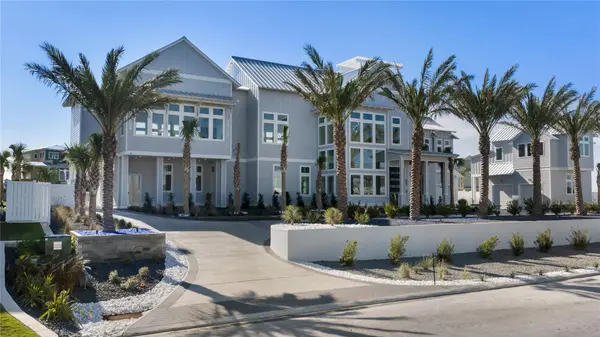 305 Estes DR, Rockport, TX 78382