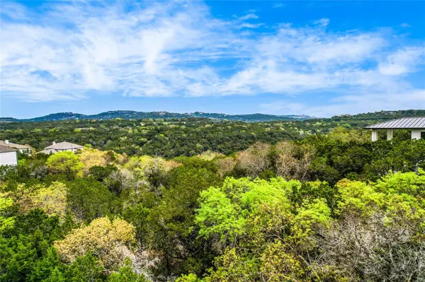 19208 Leisure LN, Jonestown, TX 78645
