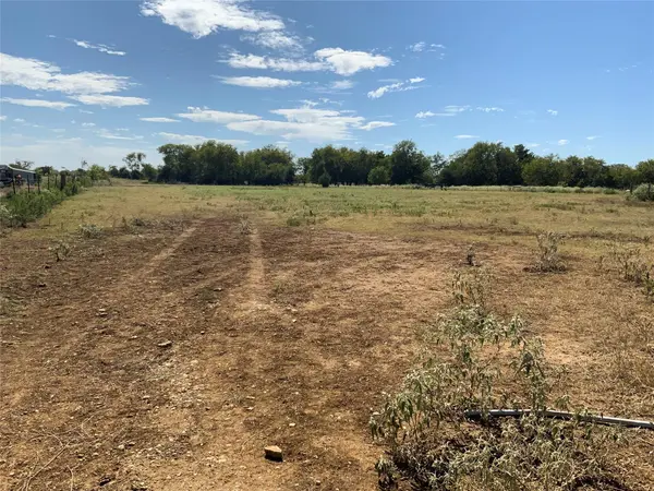 8989 Fm 141 RD, Dime Box, TX 77853