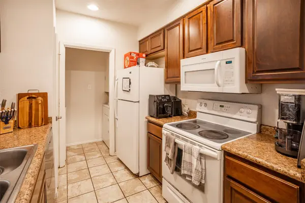 807 W 25th ST #102, Austin, TX 78705