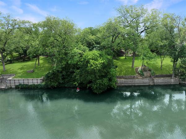 1049 River TER, New Braunfels, TX 78130