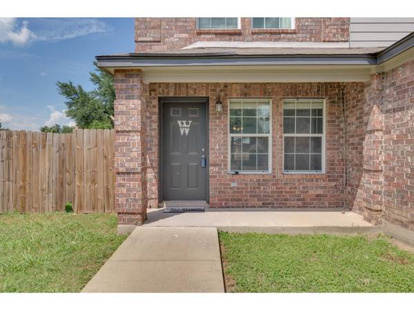401 Blanco Woods BLVD, Elgin, TX 78621