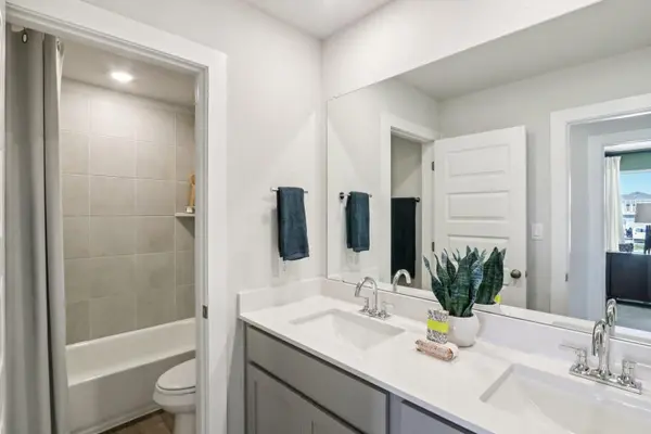 108 Hornet ST, Elgin, TX 78621