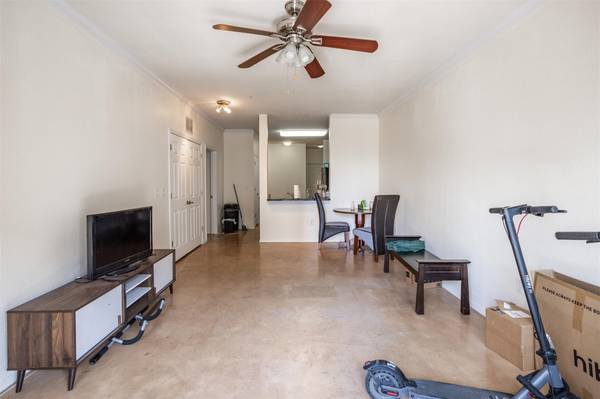 910 W 25th ST #403, Austin, TX 78705
