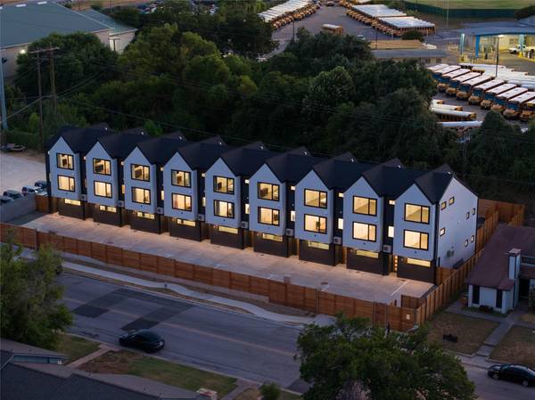 7104 Creekside DR, Austin, TX 78752