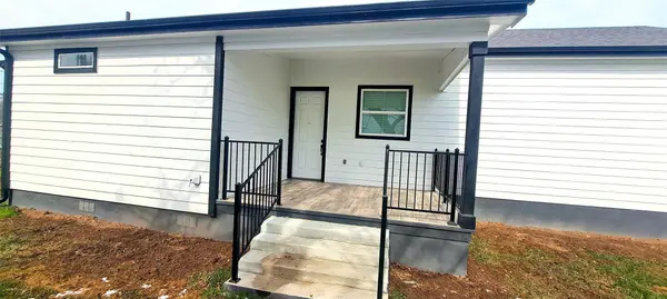 300 E Front ST, Thorndale, TX 76577