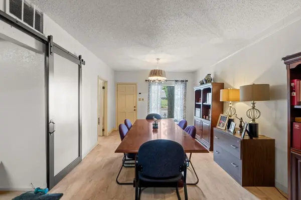 2117 E Cesar Chavez ST, Austin, TX 78702