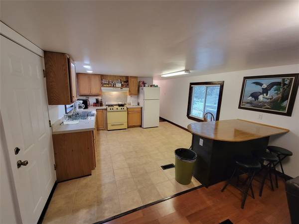21401 Coyote TRL, Lago Vista, TX 78645