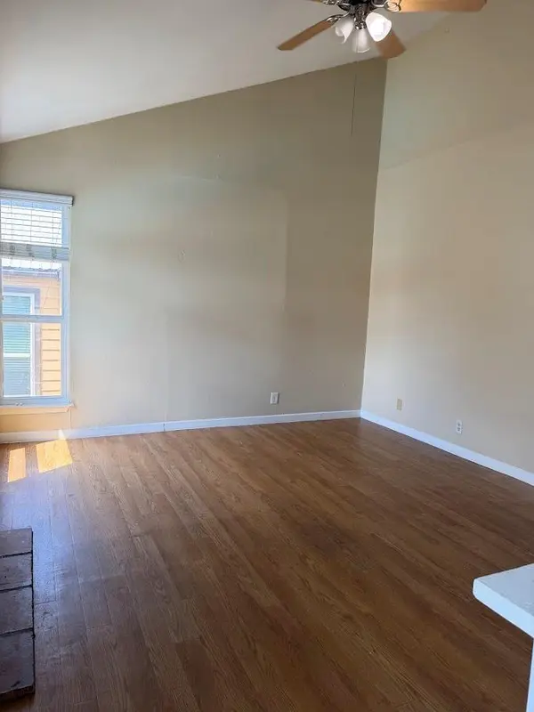 1000 W 26TH ST #212, Austin, TX 78705