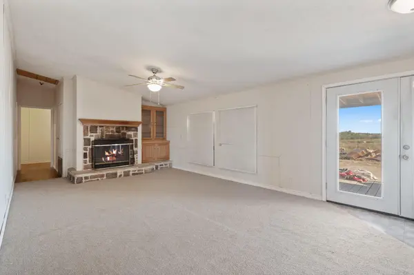 1600 County Road 465, Elgin, TX 78621