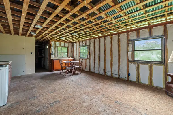429 Hidden Shores Lp RD, Smithville, TX 78957