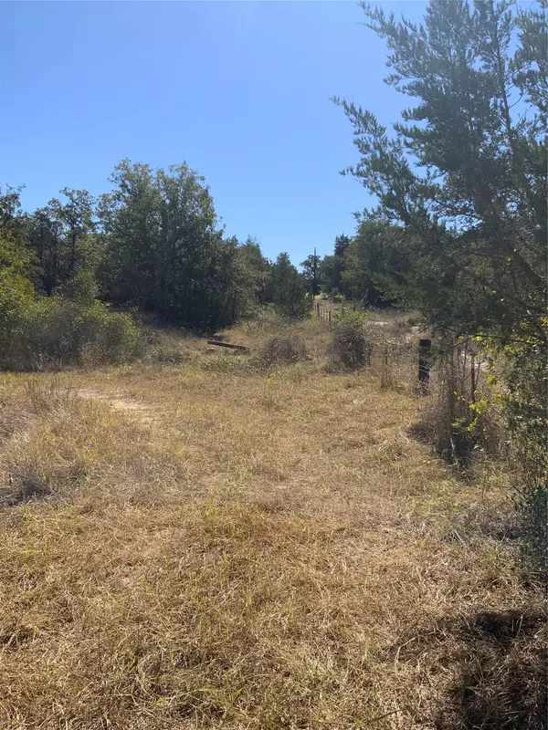 000 County Road 304, Lexington, TX 78947