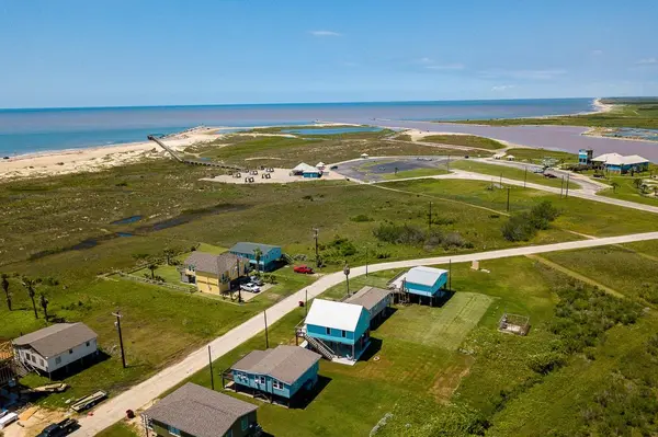 119 Beach Front DR, Matagorda, TX 77457
