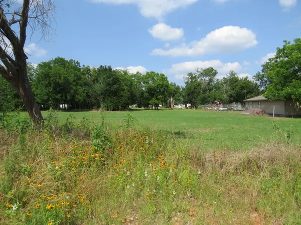307 Peach, Rockdale, TX 76567