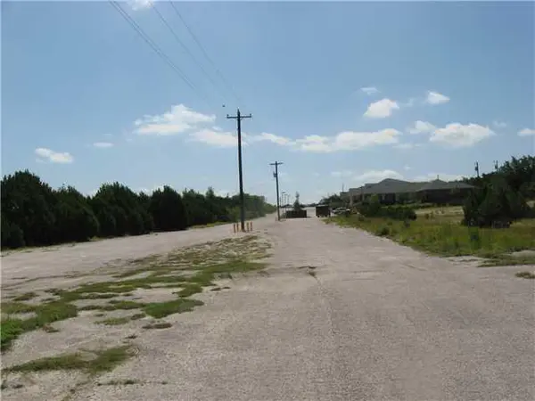 69 Dawn DR, Lago Vista, TX 78645
