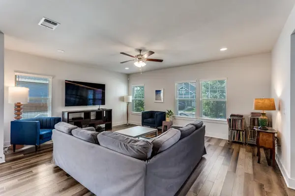 7909 Donnelley DR, Austin, TX 78744