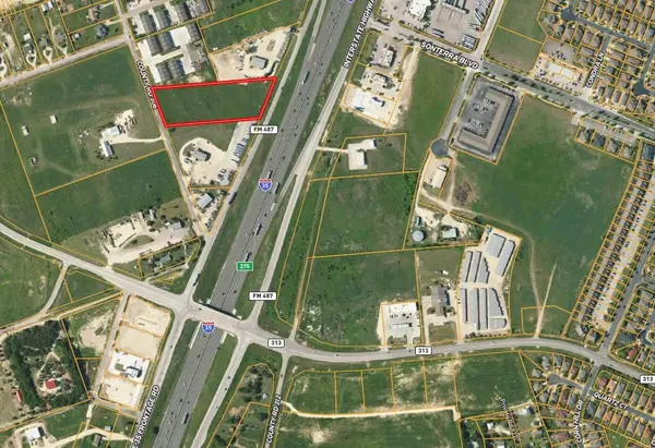 11589 I-35 HWY, Jarrell, TX 76537