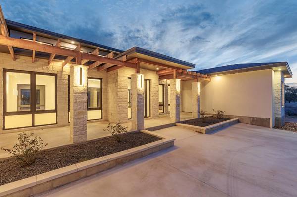 6425 Ranch Road 962 W, Round Mountain, TX 78663