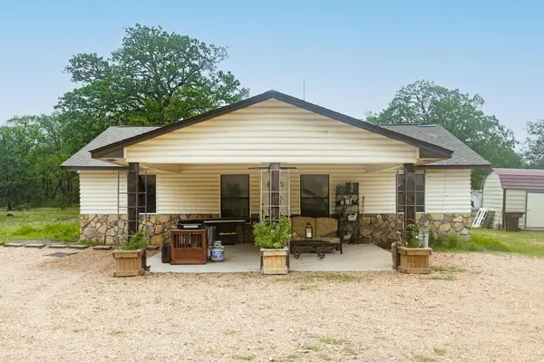 326 Zapalac RD, Smithville, TX 78957