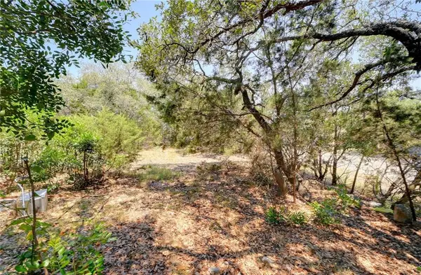 135 Mountainview DR, Canyon Lake, TX 78133