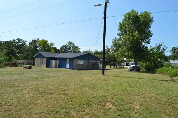 245 Flaming Oak DR, Bastrop, TX 78602