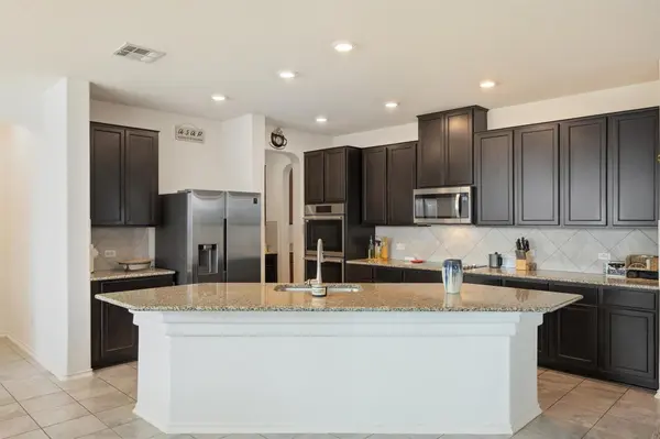 420 Conestoga DR, Kyle, TX 78640