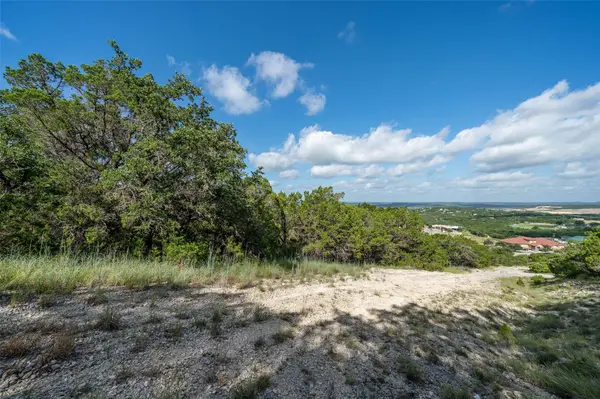 7900 Arapaho TRL, Lago Vista, TX 78645