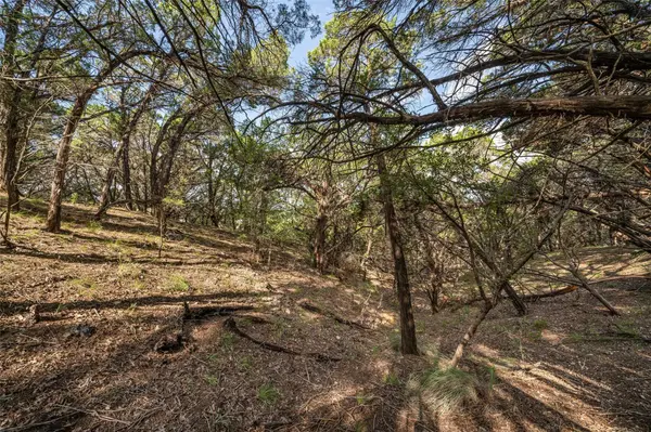 7900 Arapaho TRL, Lago Vista, TX 78645