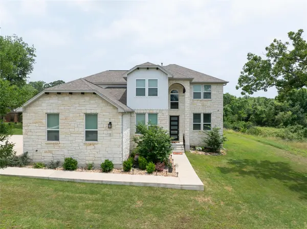 121 Black Talon LN, Cedar Creek, TX 78612
