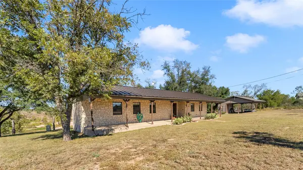 261 Diamond Cross DR, Llano, TX 78643