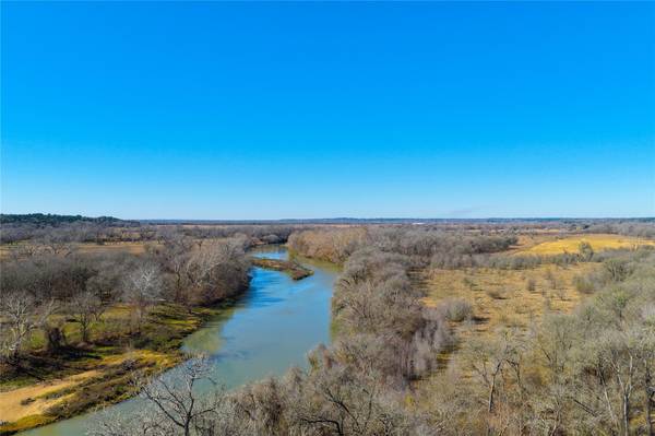 531 Highway 71 W, Smithville, TX 78957