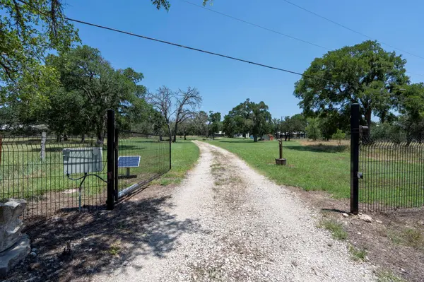 801 Billie Brooks LN, Driftwood, TX 78619