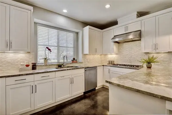 701 E 49th ST #B, Austin, TX 78751