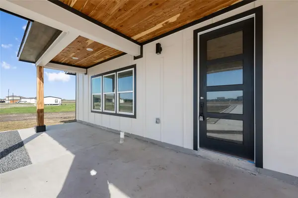 195 Bianca CIR, Del Valle, TX 78617