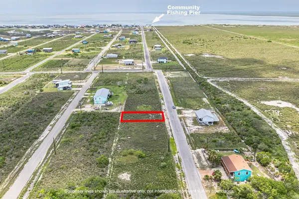 511 Water Oak LN, Rockport, TX 78382