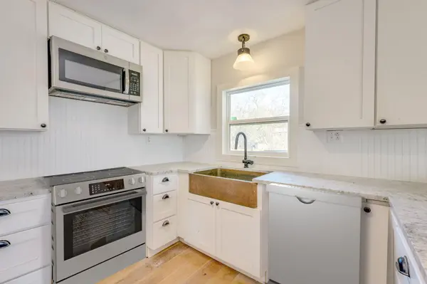 318 S Avenue C, Elgin, TX 78621