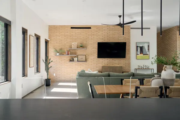 1112 W Annie ST, Austin, TX 78704