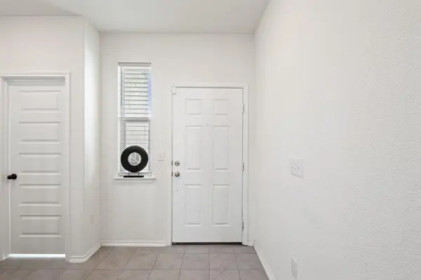 218 Summit DR, Lockhart, TX 78644