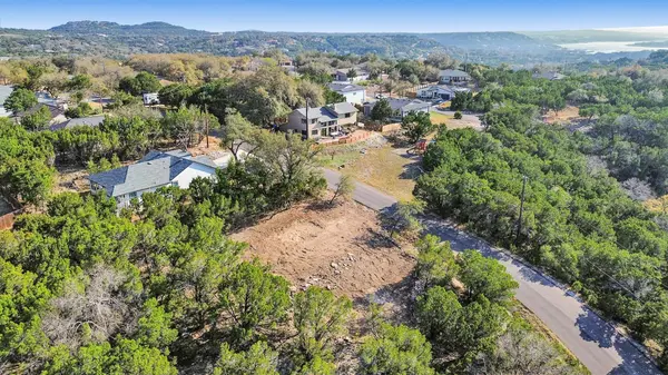 8016 Flintlock CIR, Lago Vista, TX 78645