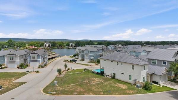 104 village view dr, Kingsland, TX 78639