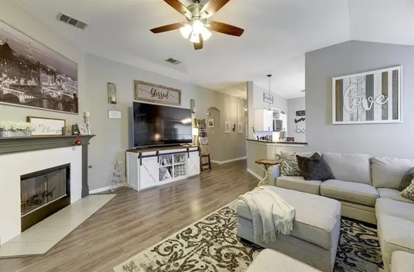 1307 Ridgewood DR, Leander, TX 78641