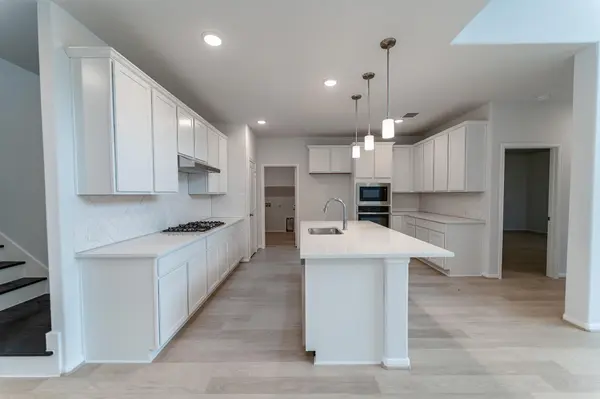 161 Mango CIR, Buda, TX 78610
