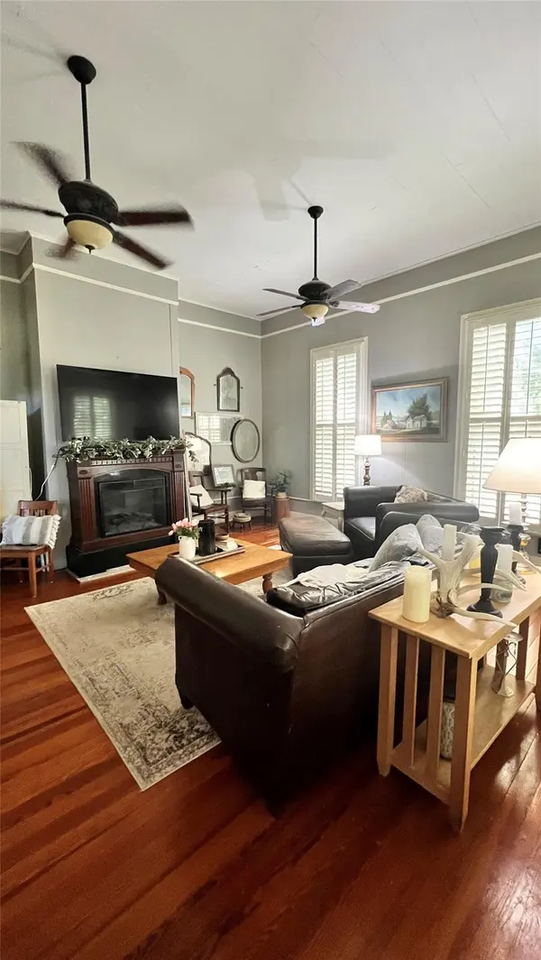 636 Franklin ST S, La Grange, TX 78945