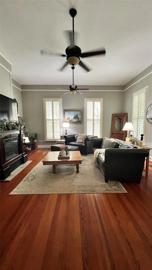 636 Franklin ST S, La Grange, TX 78945
