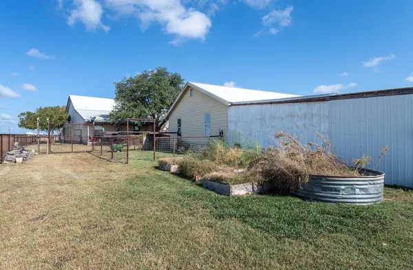 1833 County Road 305, Jarrell, TX 76537