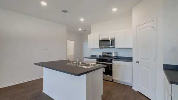 169 B HARRISON XING, Uhland, TX 78640